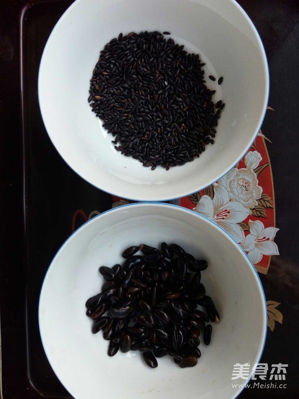 黑豆五谷果仁糊