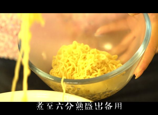 孜然羊肉炒方便面