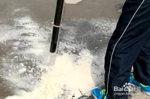 如何清洗太阳能热水器水垢？