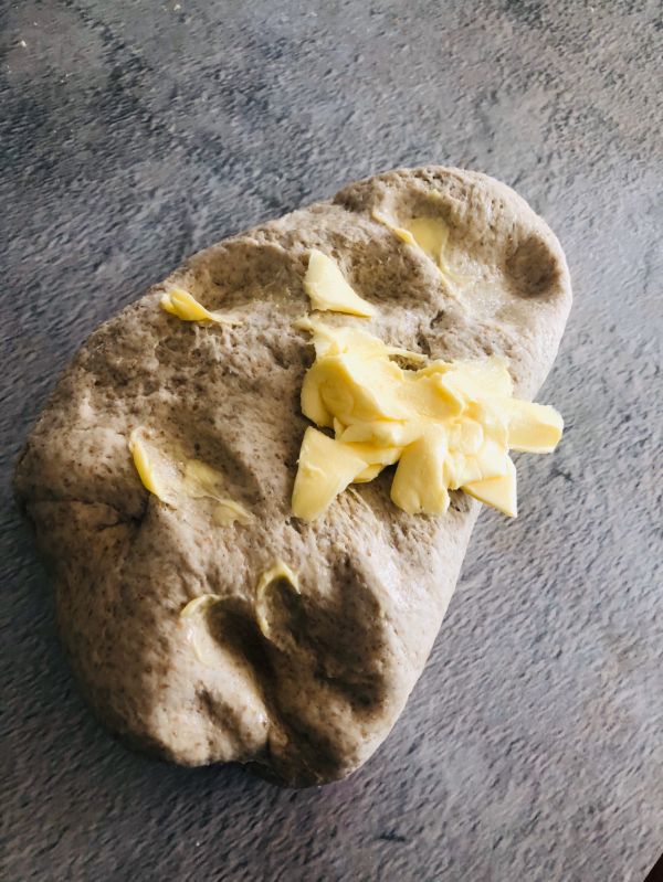 沙拉玉米火腿欧包