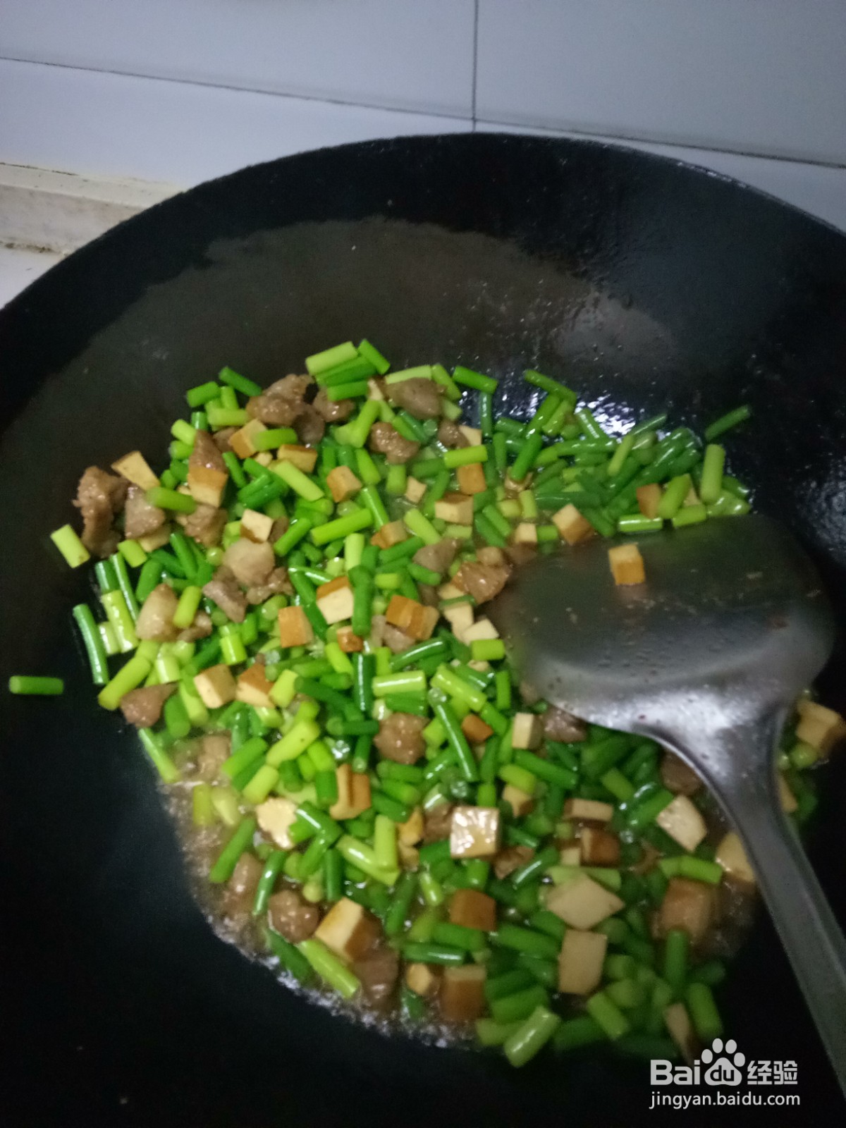 蒜薹炒豆干肉丁