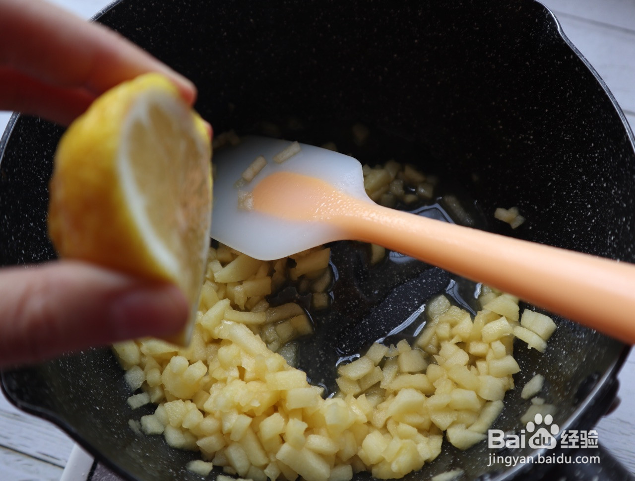 手抓饼苹果派的做法