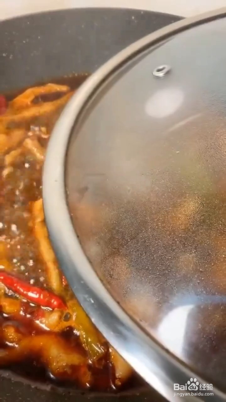 如何自制美味好吃的红烧鸡爪