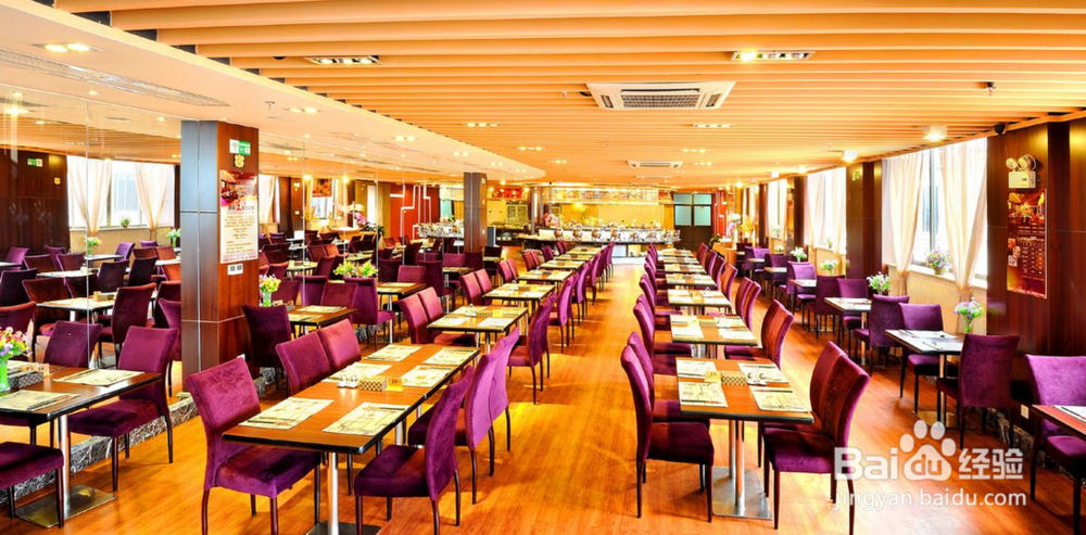 现在食堂有怎样的经营特征？