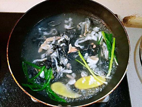 沙茶三文鱼头煲