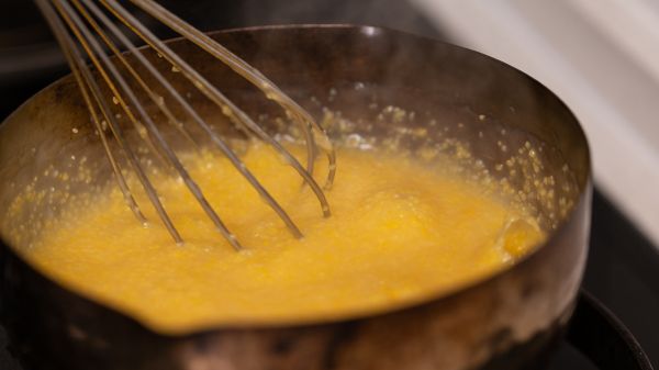 Brunch,咖啡煎培根烤小番茄+玉米粥