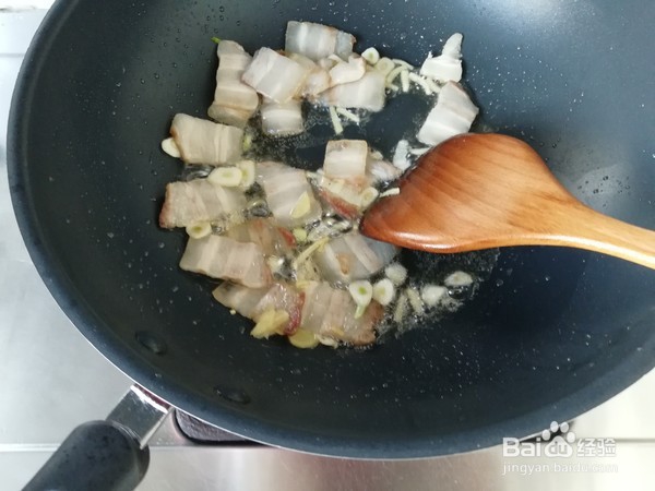 一道下饭菜青蒜香干回锅肉的做法