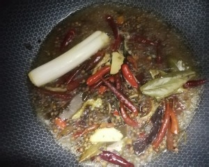 自制周黑鸭～鸭肠鸭脖鸭锁骨藕片海带～