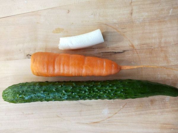 黑胡椒烤蔬菜鸡腿卷