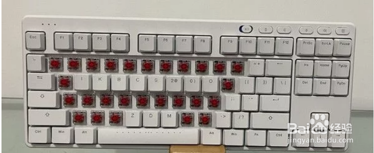 键盘三个灯闪一下就不亮了