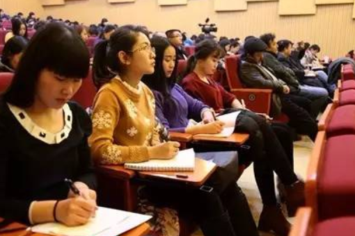 如果进了学生会，怎么处理好干部和学生的关系