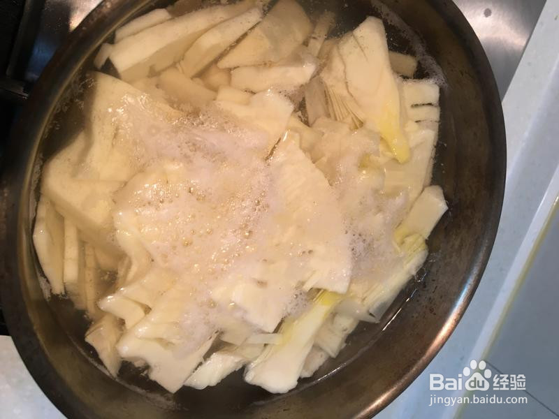 腊肉炒冬笋的做法