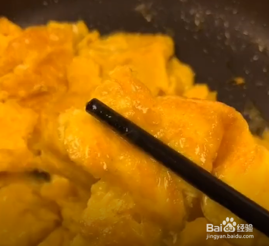 如何制作圆葱炒蛋？