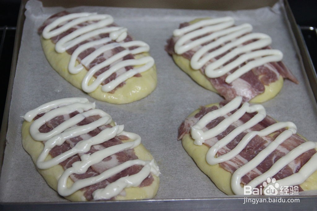 培根沙拉面包的做法