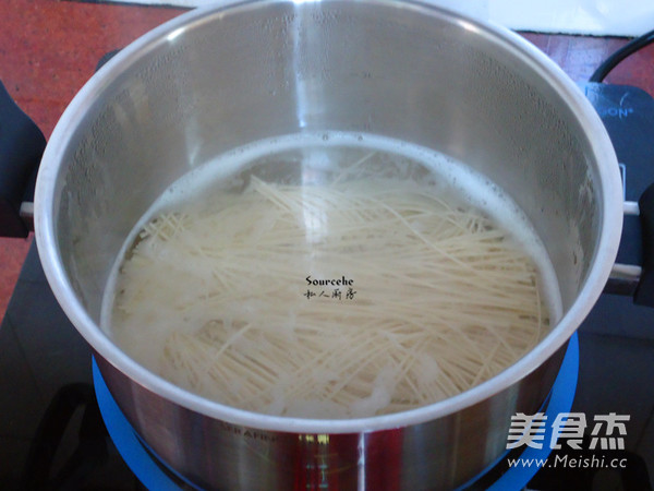 挂面鸡肉丸的做法