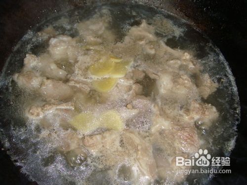 金针菇排骨汤的做法