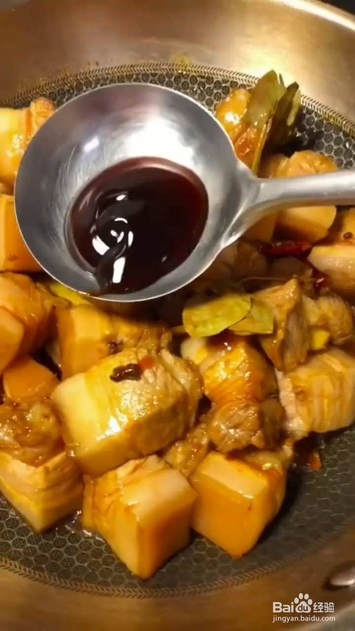 如何制作东北红烧五花肉？