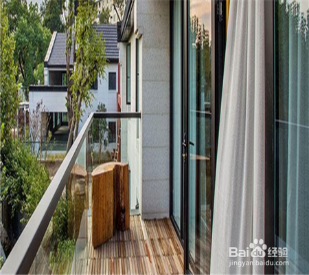 两家公共阳台如何隔断