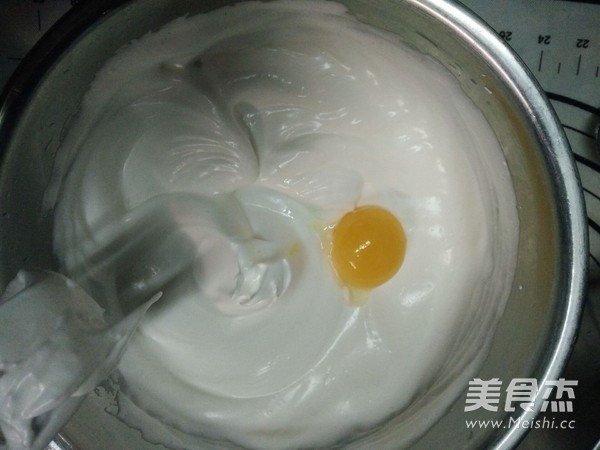 草莓奶油蛋糕杯