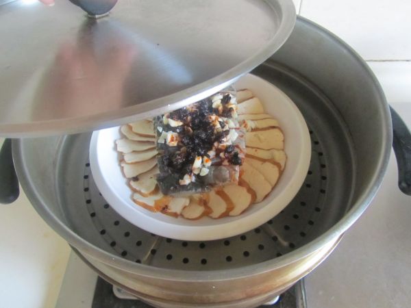 豆豉腊鱼蒸香干
