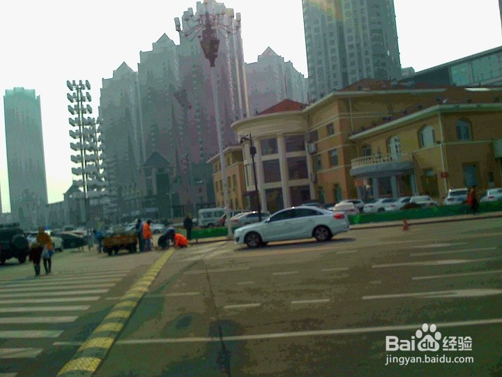 道路维修减速装置要放上警示标志