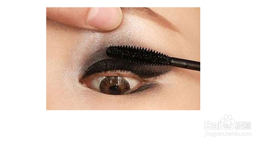 眼妆到底应该怎样化呢