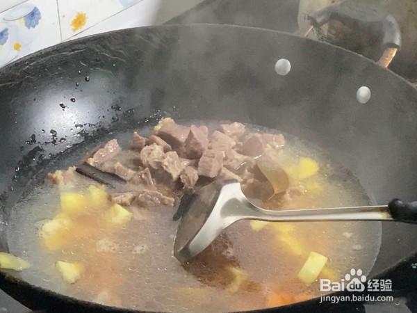 西红柿土豆炖牛腩的做法