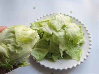 腊肉蒜香卷心菜的做法