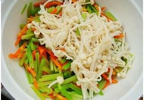 养眼爽口的凉拌菜——凉拌芹菜金针菇