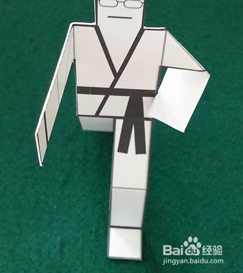 卡纸手工制作空手道纸人的做法附图纸下载