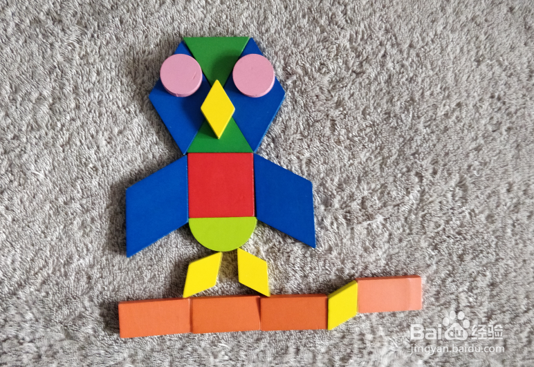 用蒙氏积木怎样拼一只站在树枝上的猫头鹰