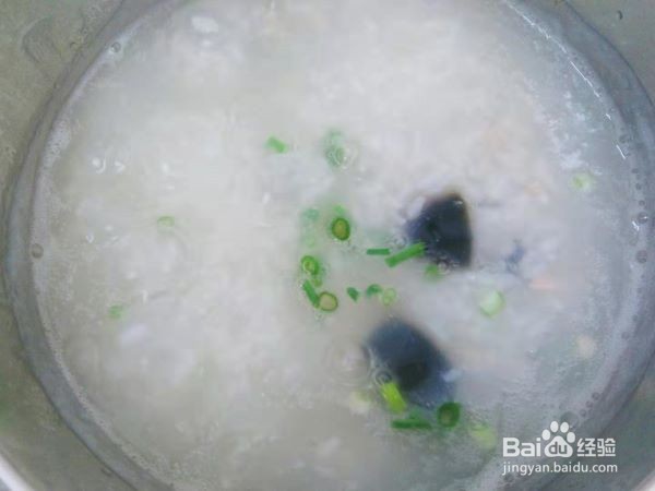 如何利用传统高压锅做出皮蛋瘦肉粥