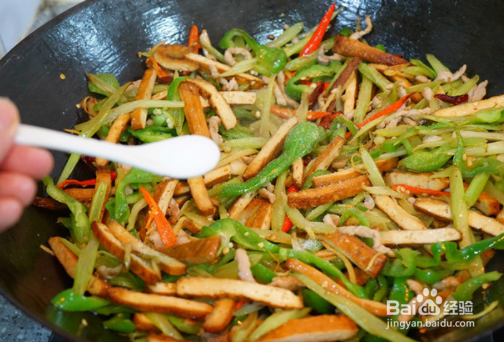 青椒炒香干的做法