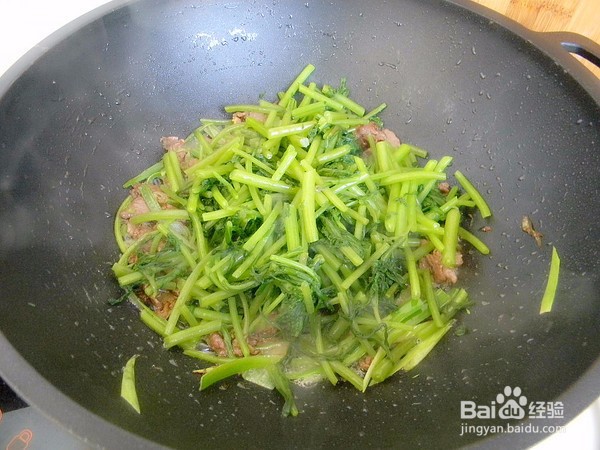 羊肉炒茼蒿的做法