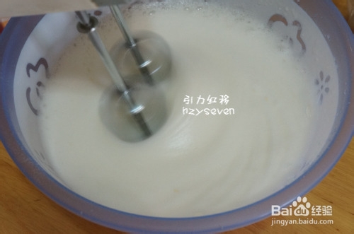 怎样做草莓彩绘戚风蛋糕卷