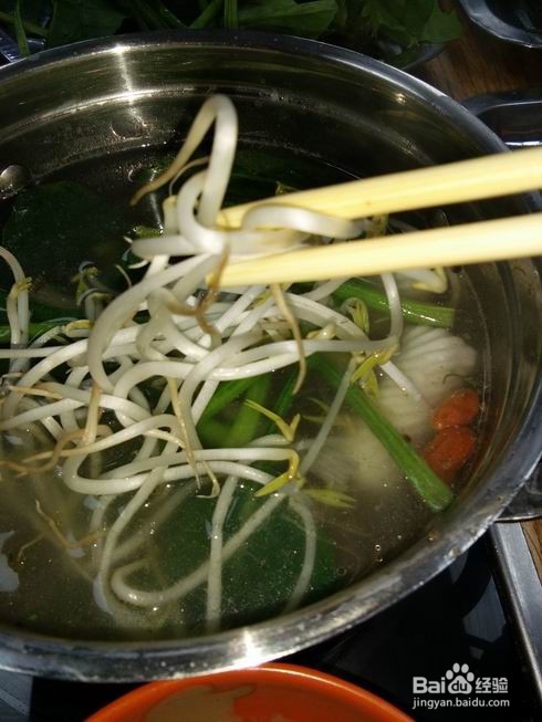 鱼肉卷菠菜豆芽干拌粉丝