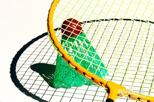 打羽毛球前应该注意什么