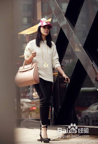 姚晨玩起混搭风 展现美腿领风骚