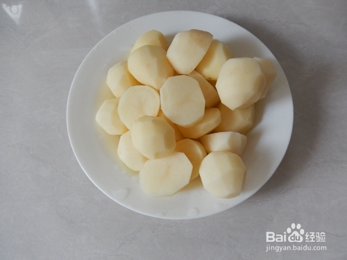 如何做美味炖菜:土豆炖鸡块