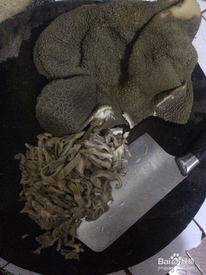 秋冬季节,来一道暖胃的干锅羊肚
