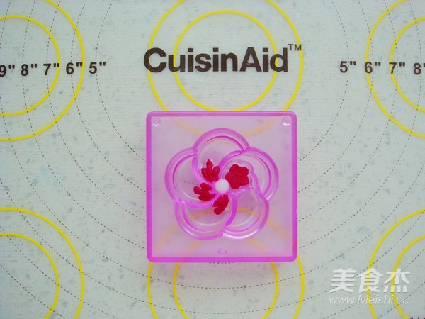 莲蓉花朵和果子