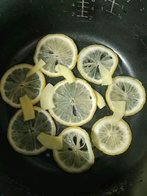 电饭煲柠檬鸡腿