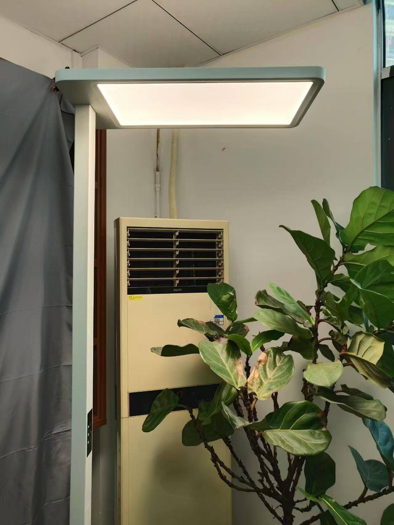 米家护眼灯好吗？揭秘书客、米家、雷士三大护眼大路灯横测真相