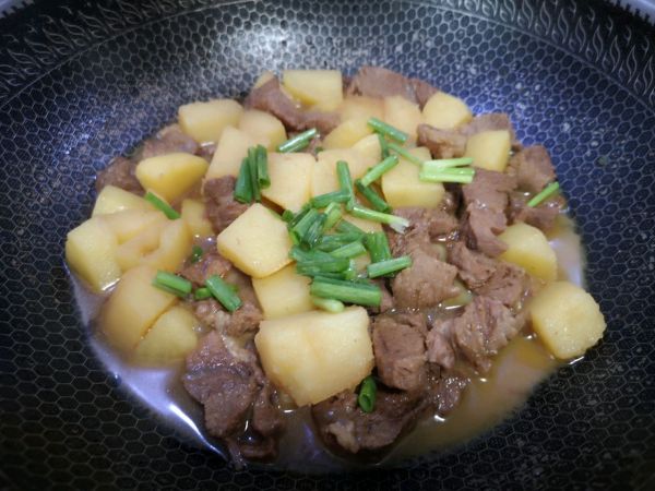 家常土豆炖牛肉