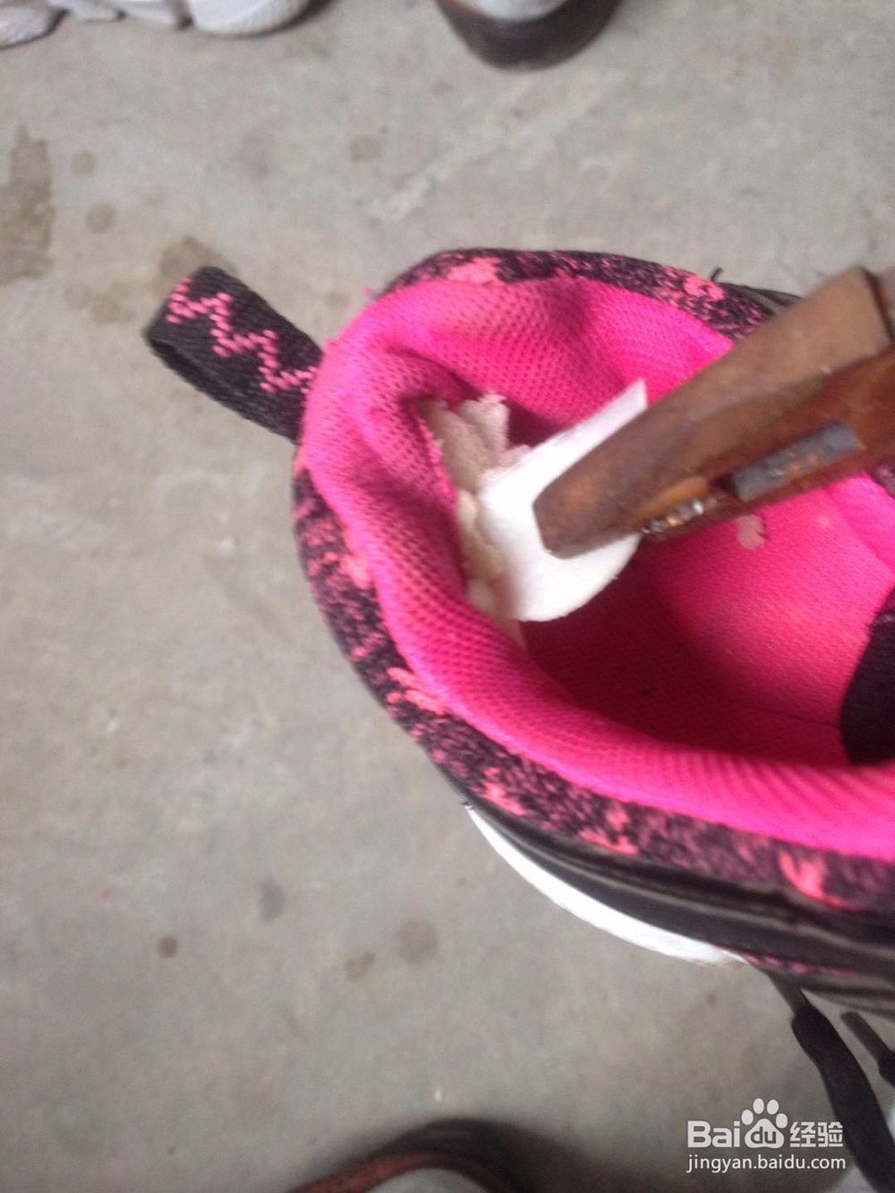 鞋磨脚后跟怎么办