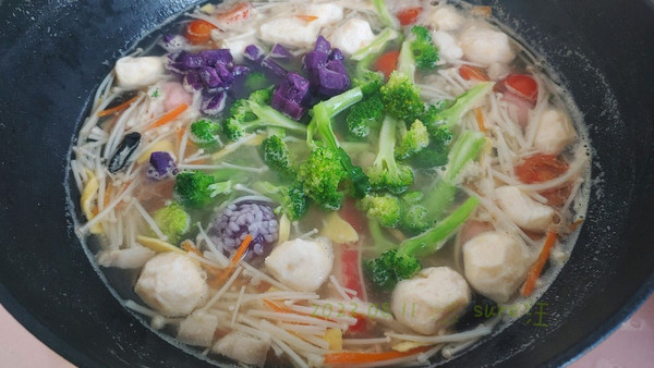 五菜菌菇烩鱼丸