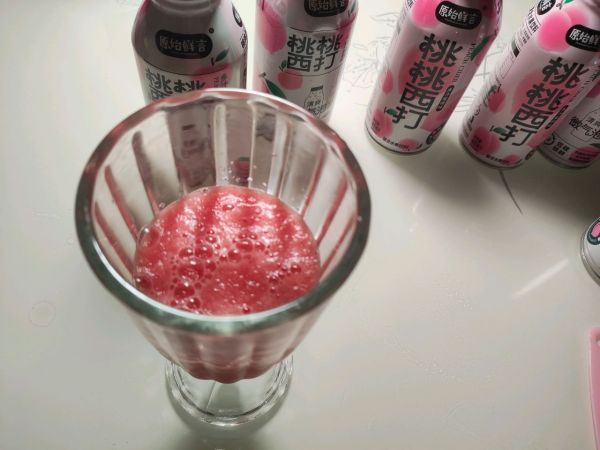 西瓜桃桃气泡水