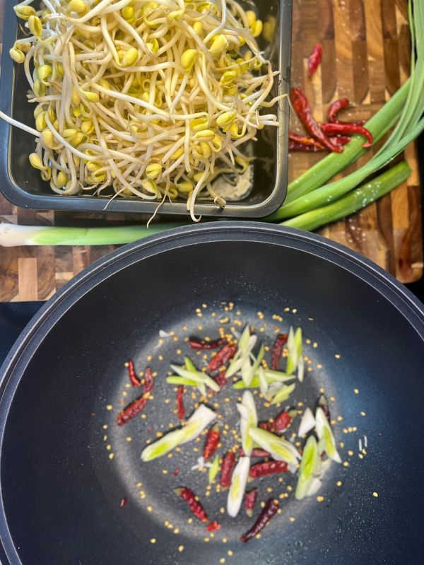 小炒黄豆芽越嚼越香