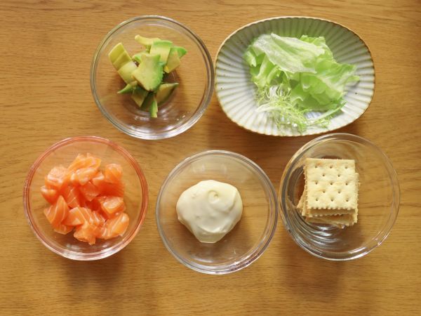 挪威三文鱼牛油果苏打塔塔