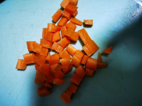 鲜蔬虾仁炖蛋。